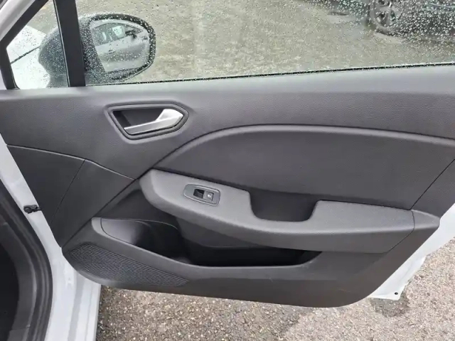 Renault Clio blue dci 100 ch gsr2 — photo 17