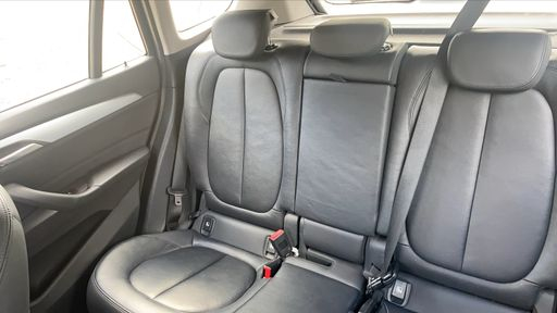 BMW X1 sDrive 18i 140 - Business Design – 2019 – 97629 km – Essence – Boîte Manuelle — photo 37
