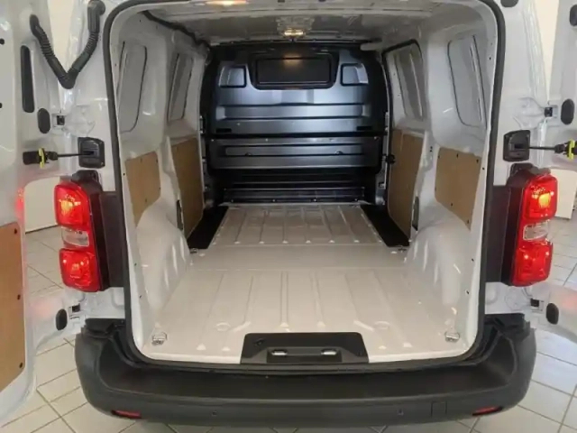 Peugeot Expert fg m 2.2 diesel 150ch pack premium connect — photo 7