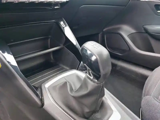 Peugeot 208 puretech 75 s&amp;s bvm5 — photo 14