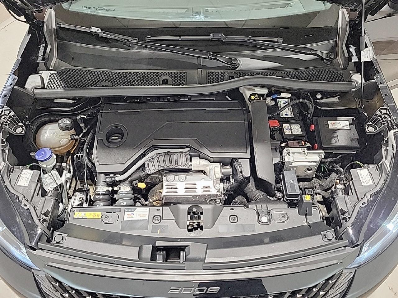 Peugeot 2008 hybrid 145 e-dcs6 allure — photo 15