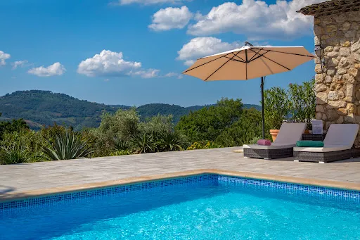 Villa 10 pièces 345 m²