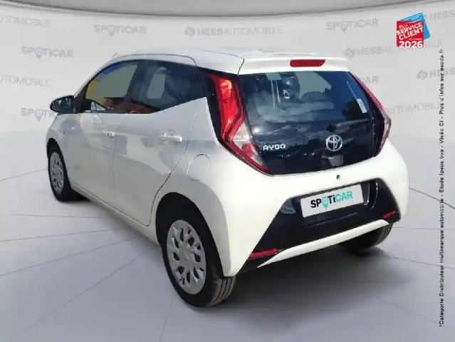 Toyota Aygo 1.0 vvt-i 72ch x-play x-app 5p mc18 — photo 8