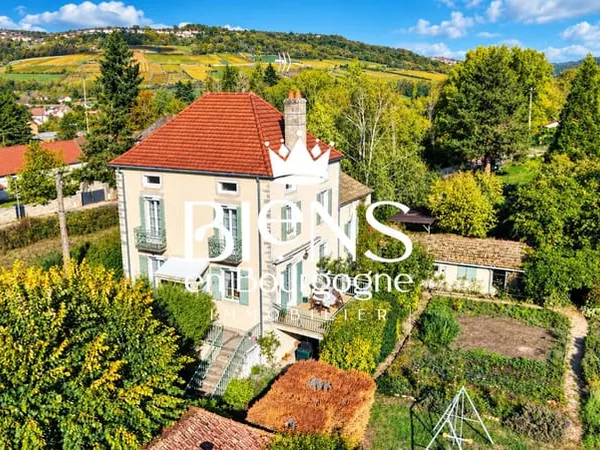 NOLAY Maison bourgeoise avec grand jardin et verger