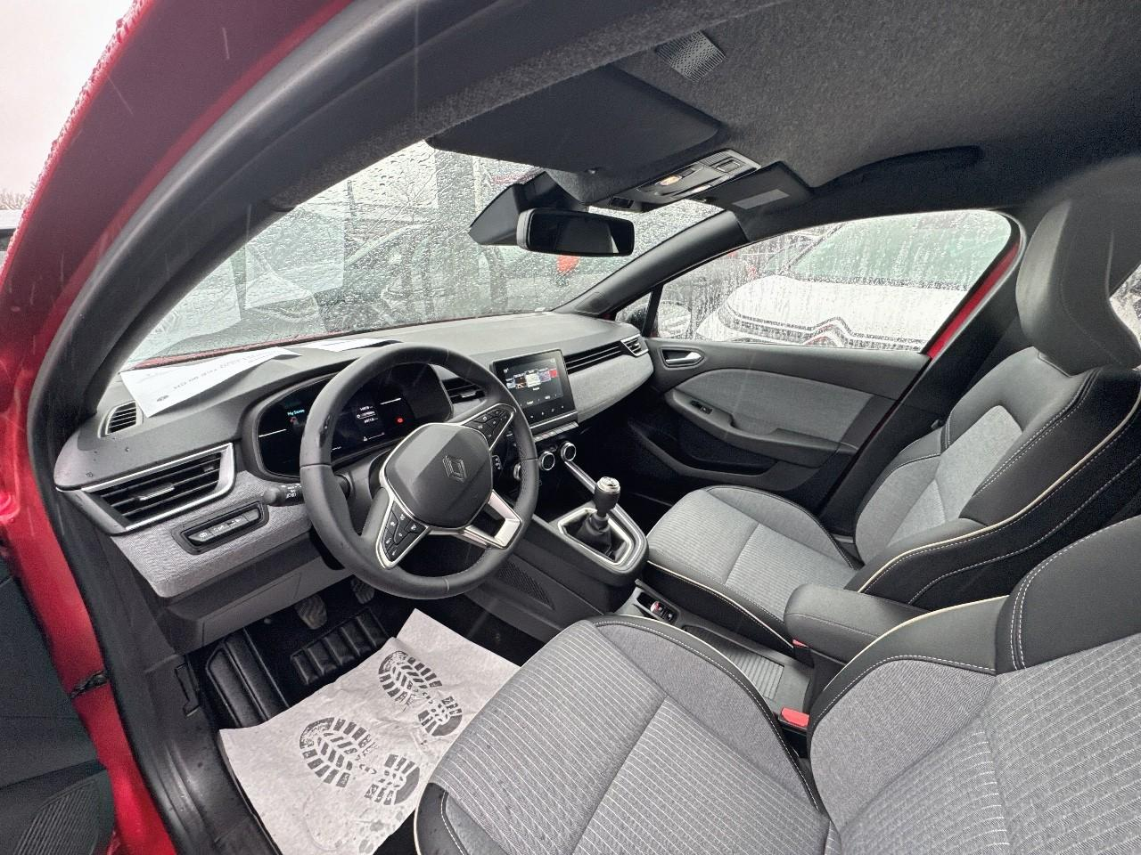 Renault Clio tce 90 ch gsr2 techno — photo 9