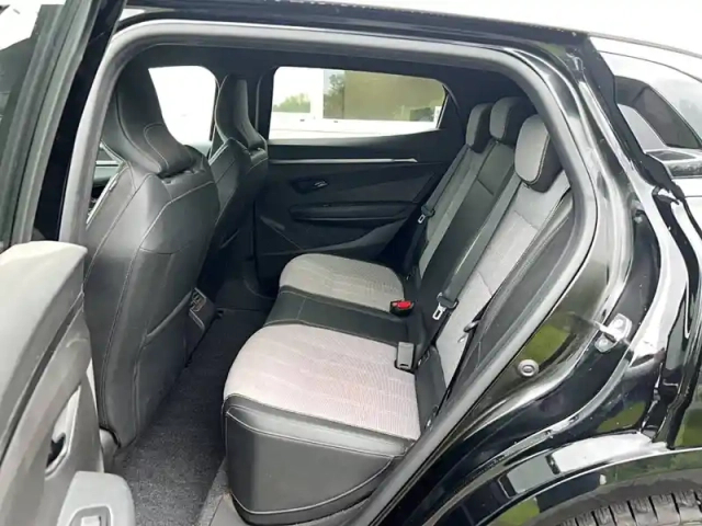 Renault Megane e-tech ev60 220 ch super charge — photo 16