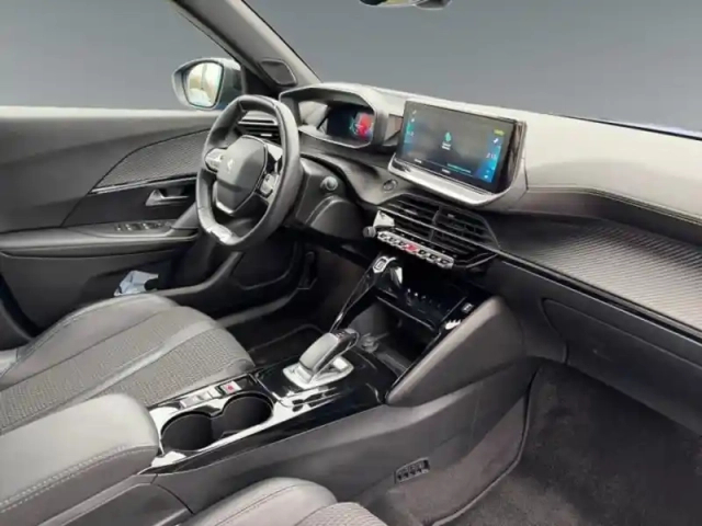 Peugeot 2008 e- 136ch gt — photo 15
