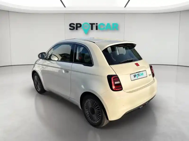 Fiat 500 e 118ch (red) my23 — photo 3