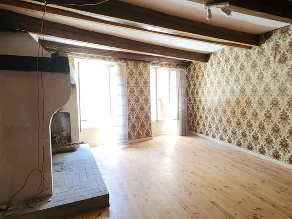 Opportunité: Appartement à rénover avec terrasse