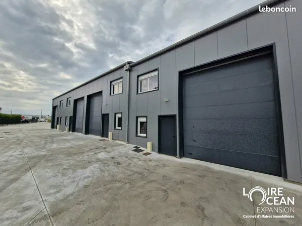 Local d'activité 176 m²