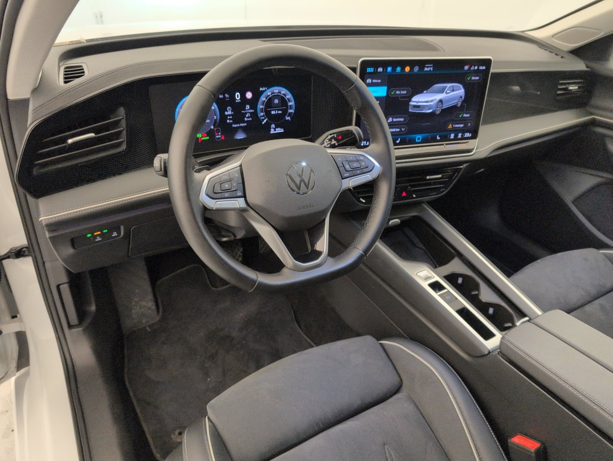 Volkswagen Passat — photo 15