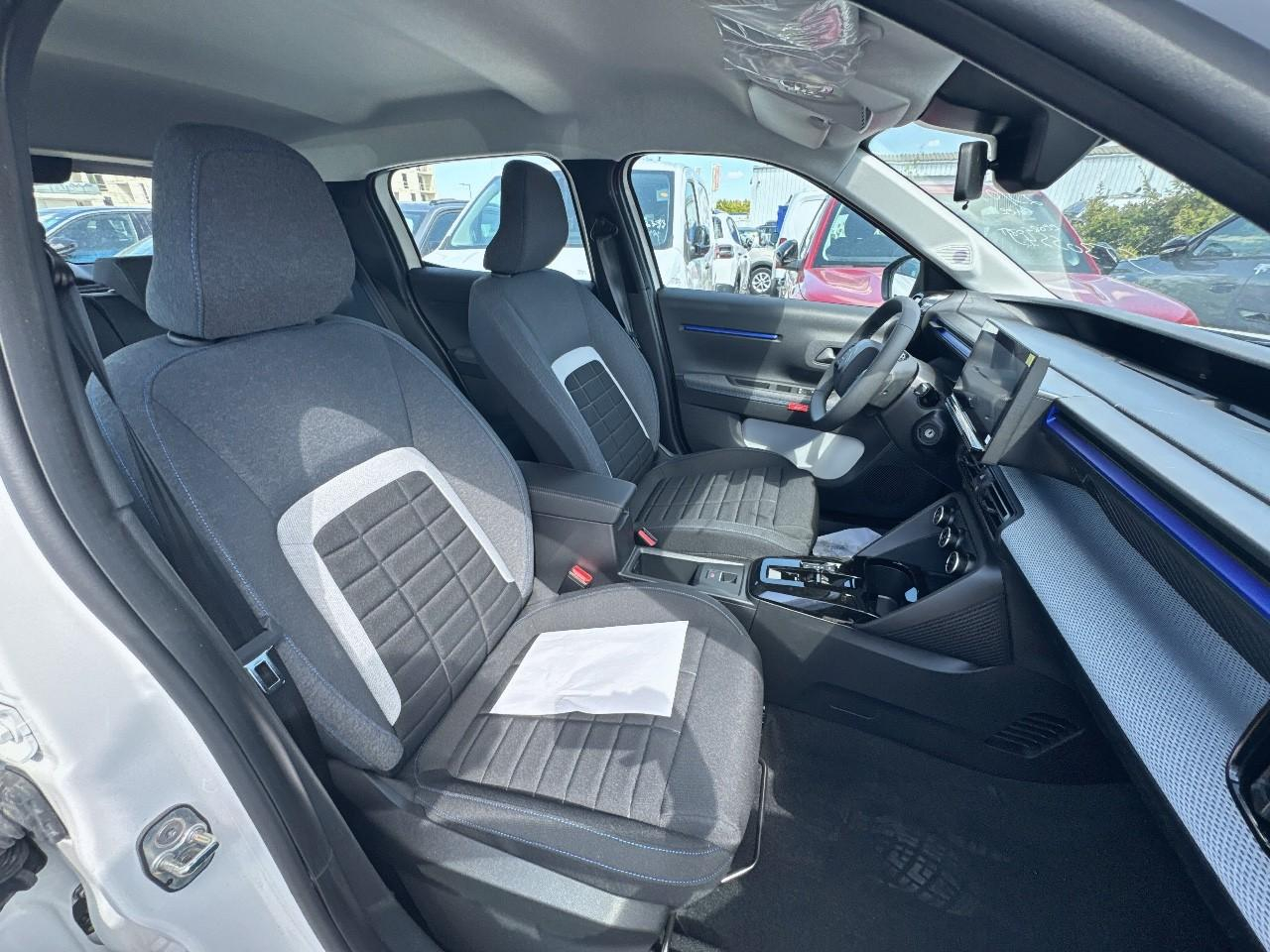 Alfa Romeo Junior 1.2 ibrida 145 ch e-dct6 speciale — photo 4