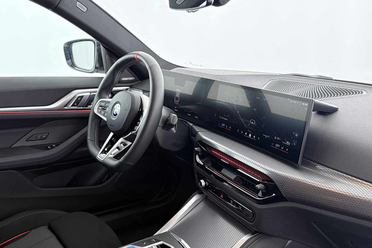 BMW I4 — photo 13