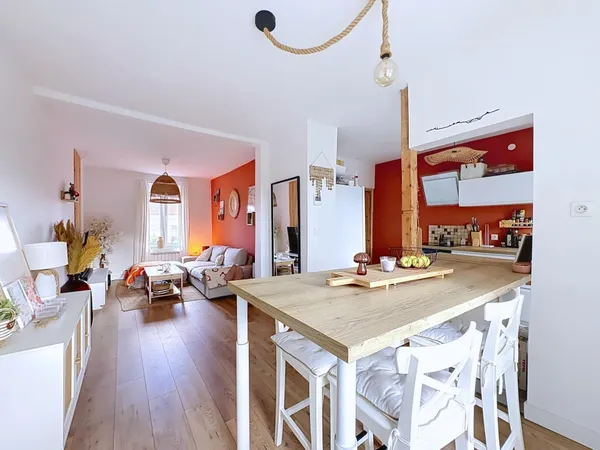 Jolie maison à proximité de la gare et de toutes les commodités