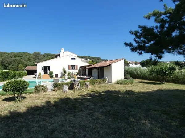 Propriété 7 pièces 160 m²