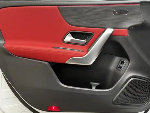 Mercedes Classe A 200 berline amg line — photo 13