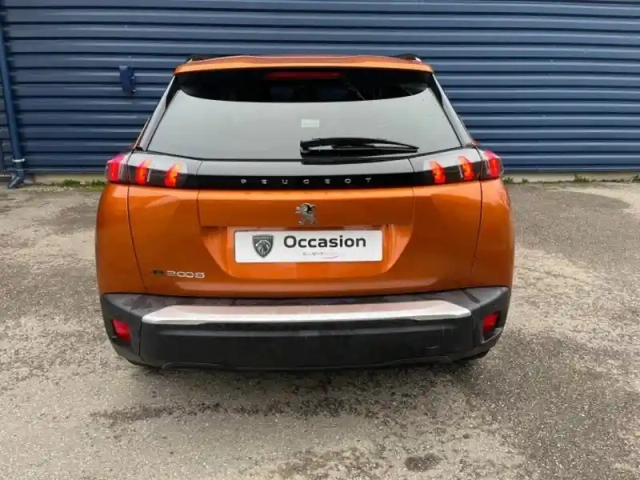 Peugeot 2008 e- 136ch style — photo 4