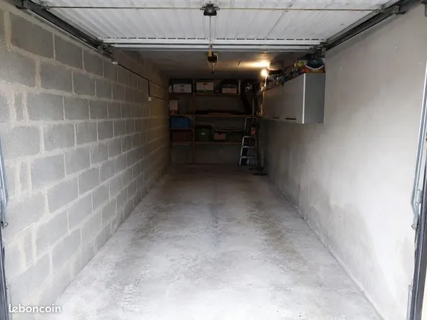 Garage 26 m² Marseille