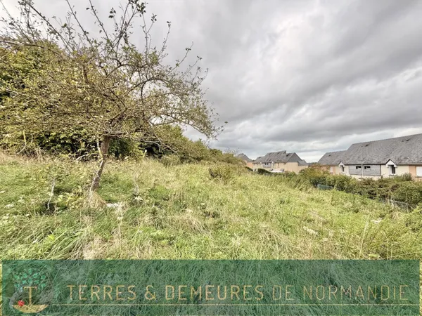 Terrain constructible 2048 m²