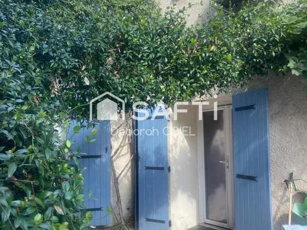 Maison de village cinq pièces avec terrasses