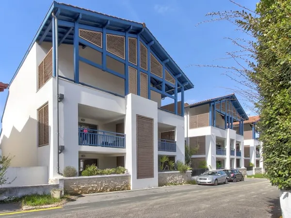 Beau T3 de 72m2 au coeur de Guéthary avec parking et box.