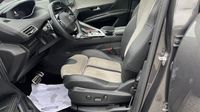Peugeot 3008 HYBRID4 300ch GT e-EAT8 — photo 9