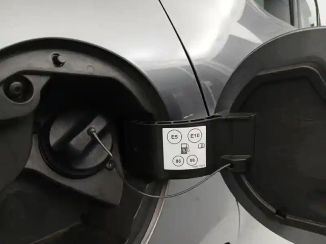 Renault Clio 1.0 tce 90ch techno — photo 10
