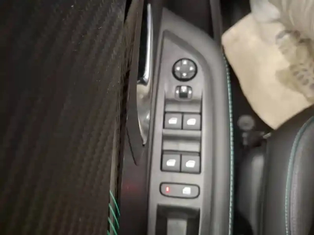 Peugeot 208 puretech 100 s&amp;s bvm6 — photo 30