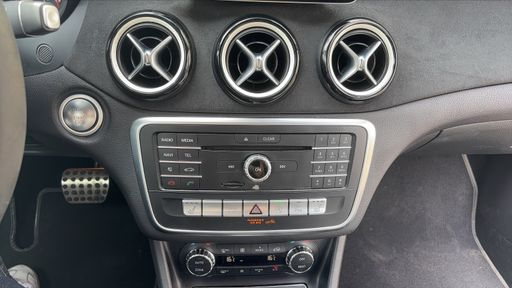 Mercedes Classe GLA 200 d 136 7G-DCT - Whiteart Edition – 2017 – 145756 km – Diesel – Boîte Automatique — photo 14