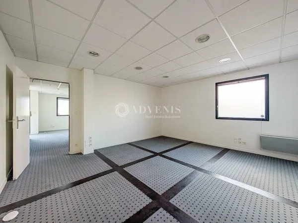 Bureau 50 m²