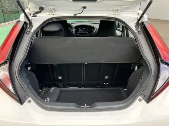 Toyota Aygo 1.0 vvt-i 72 dynamic / pack zen — photo 9