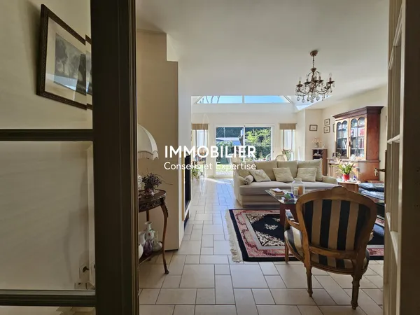 Maison 8 pièces 281 m²