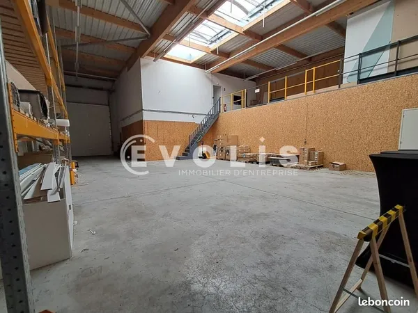Local d'activité 450 m²