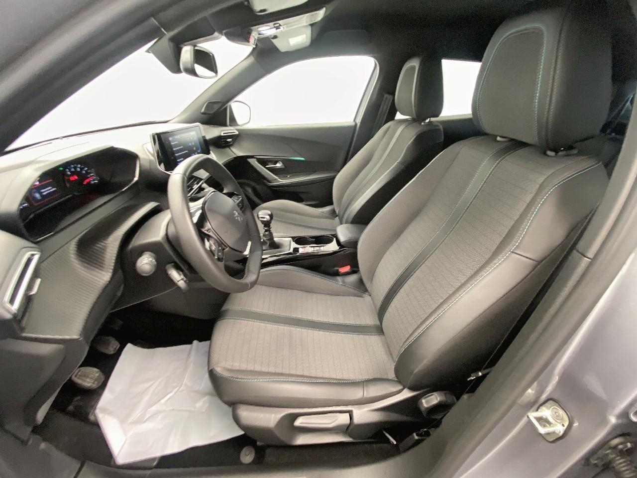 Peugeot 2008 puretech 130 s&s bvm6 allure — photo 9