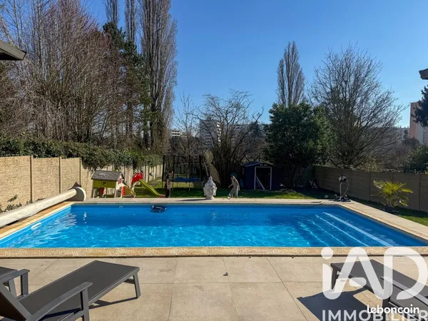 Maison 9 pièces 162 m²