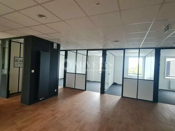 Bureaux 304 m²