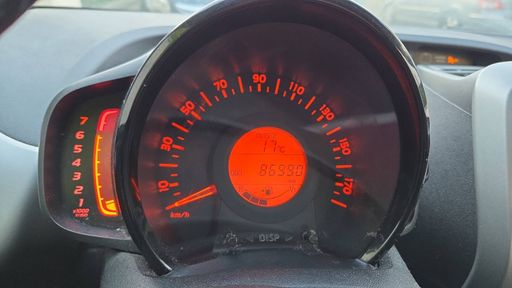 Toyota Aygo 1.0 VVT-i 69 - X-Play – 2018 – 89000 km – Essence – Boîte Manuelle