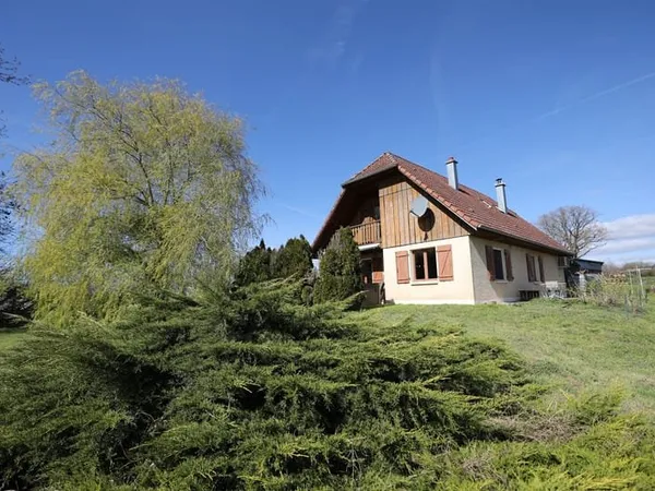 Maison de ferme / ranch équestre avec 13 ha de terrain en cadre calme