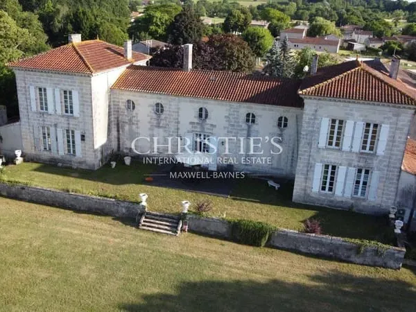 Maison 12 pièces 530 m²