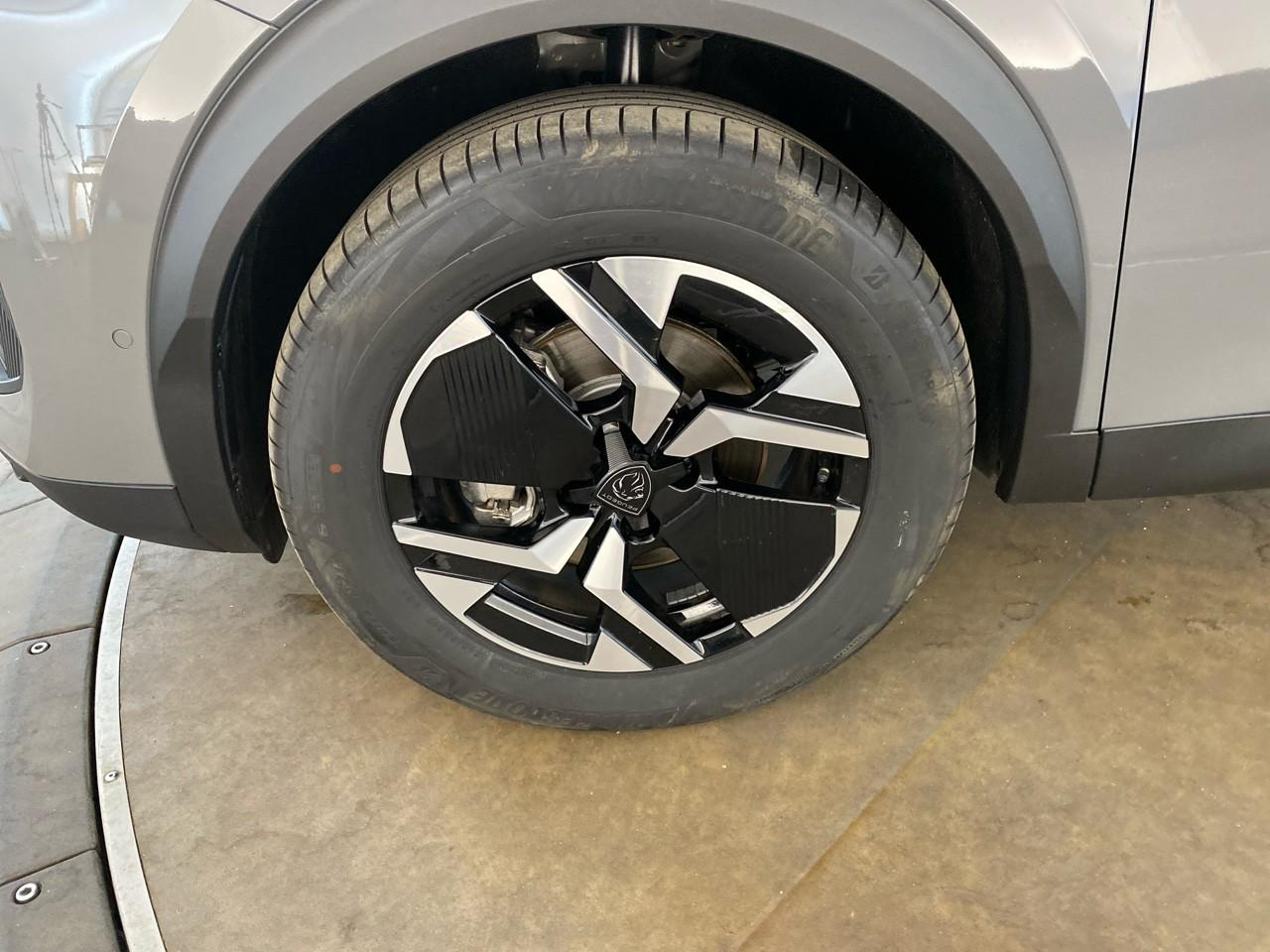 Peugeot 2008 hybrid 145 ch e-dcs6 allure — photo 11