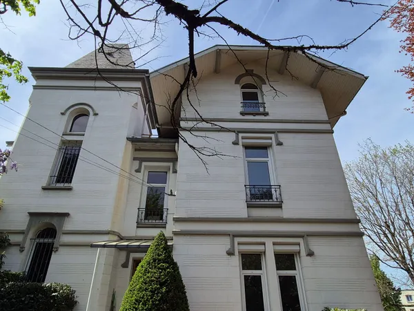 Maison 8 pièces 246 m²