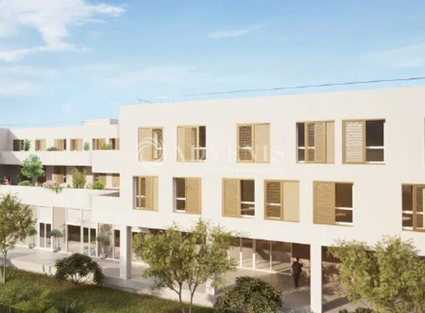 Local commercial 369 m²