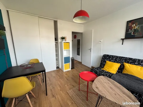 Studio Arceaux avec stationnement