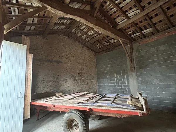 Stockage Vente Saint-Ciers-sur-Gironde 70m² 250€