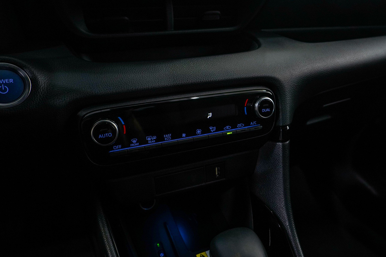 Toyota Yaris 4 — photo 24