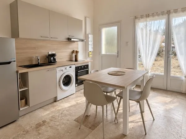 T2 neuf meublé - 30m² - Parking - Internet - 690 CC
