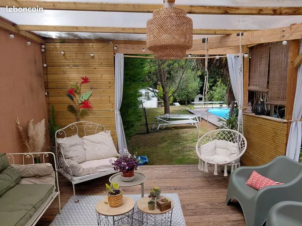 Maison plain-pied 147 m² - Piscine chauffée - Terrain 1652 m² - Cadre nature et calme