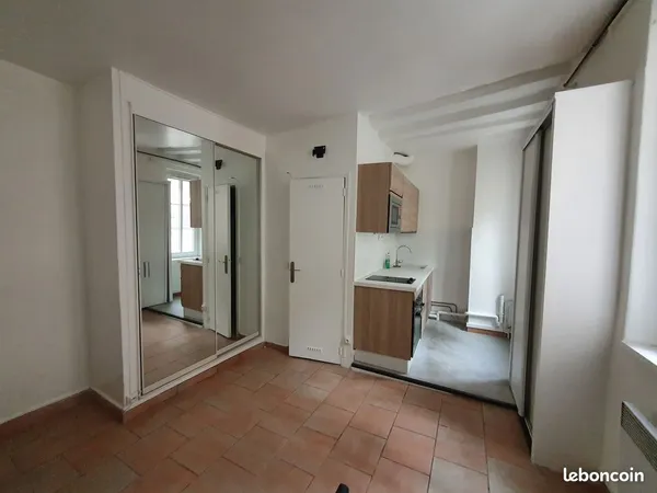 Studio - Saint Paul - 722 HC