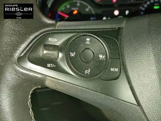 Opel Grandland X hybrid 225 ch bva8 — photo 39