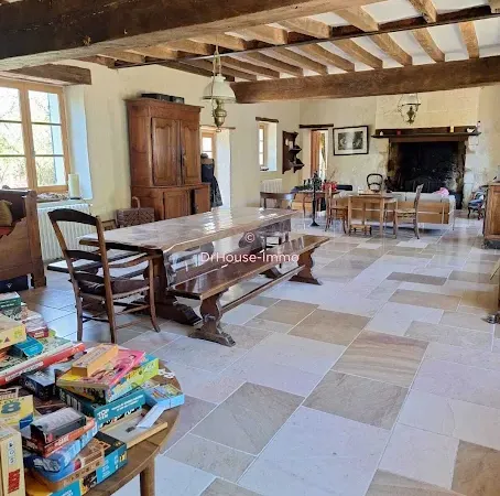Maison 10 pièces 300 m²